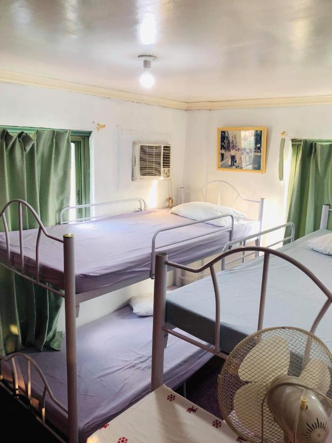 Апартаменти The Mansion - Backpackers Near Airport Маніла Екстер'єр фото