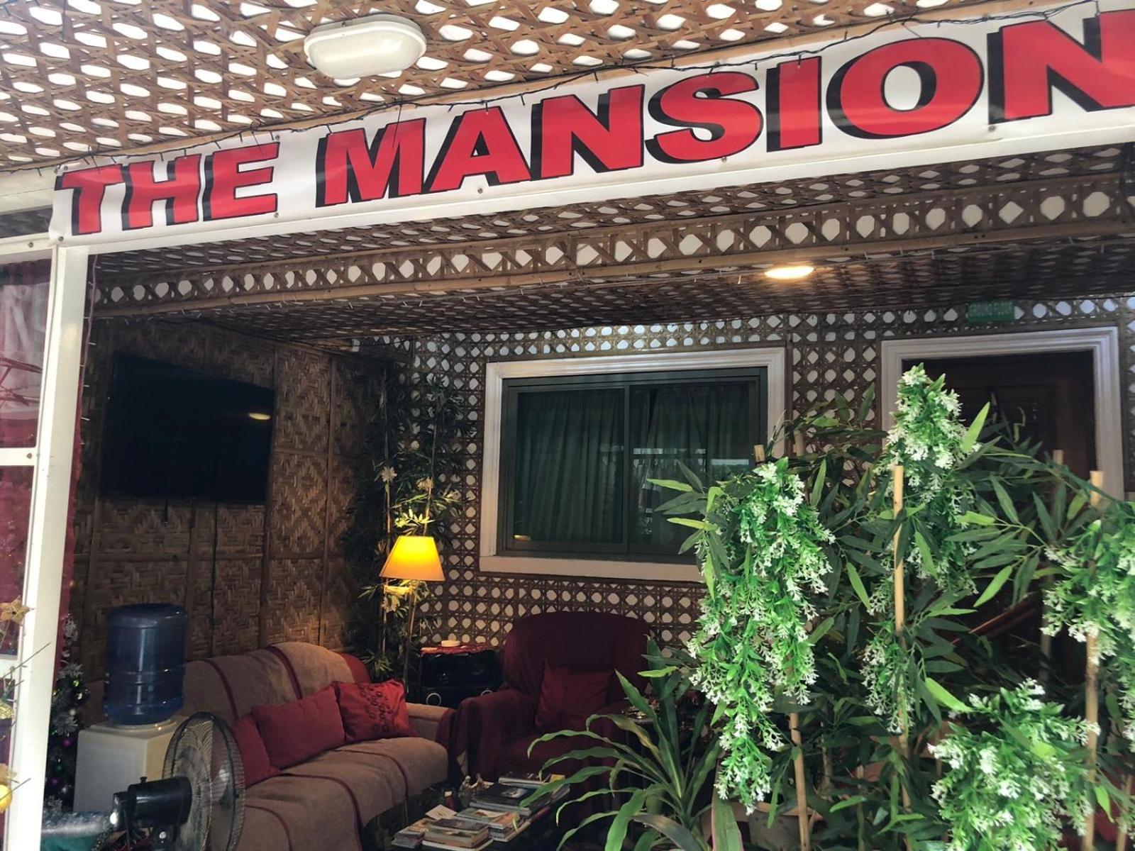 Апартаменти The Mansion - Backpackers Near Airport Маніла Екстер'єр фото